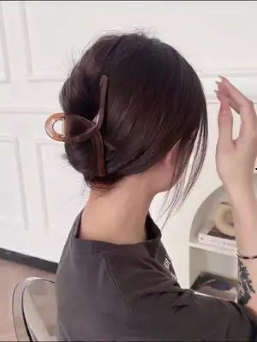 網(wǎng)紅大夾子夾頭發(fā)教程,輕松打造時(shí)尚發(fā)型